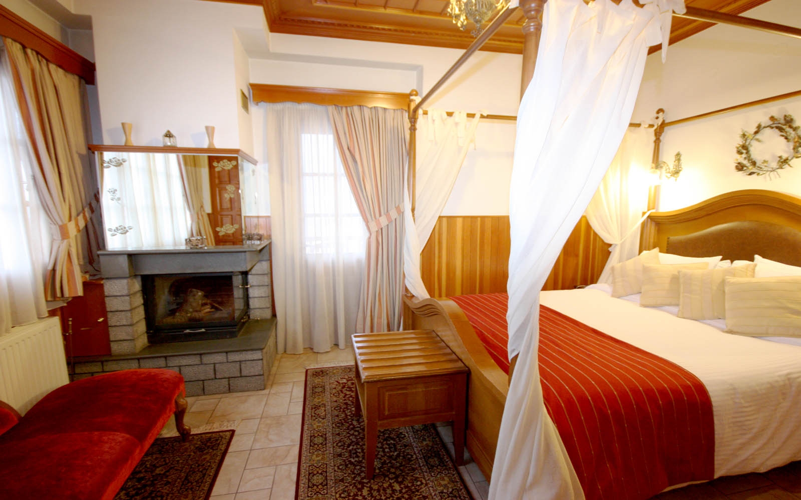 Deluxe Room with fireplace & hydromassage