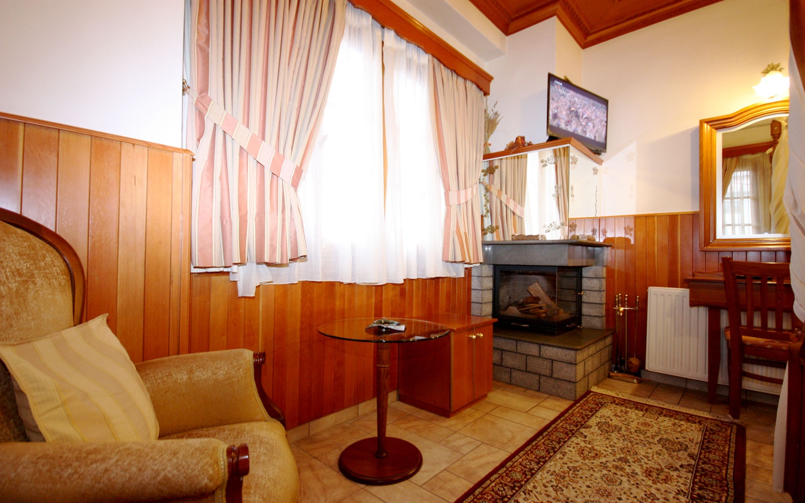 Deluxe Room with fireplace & hydromassage